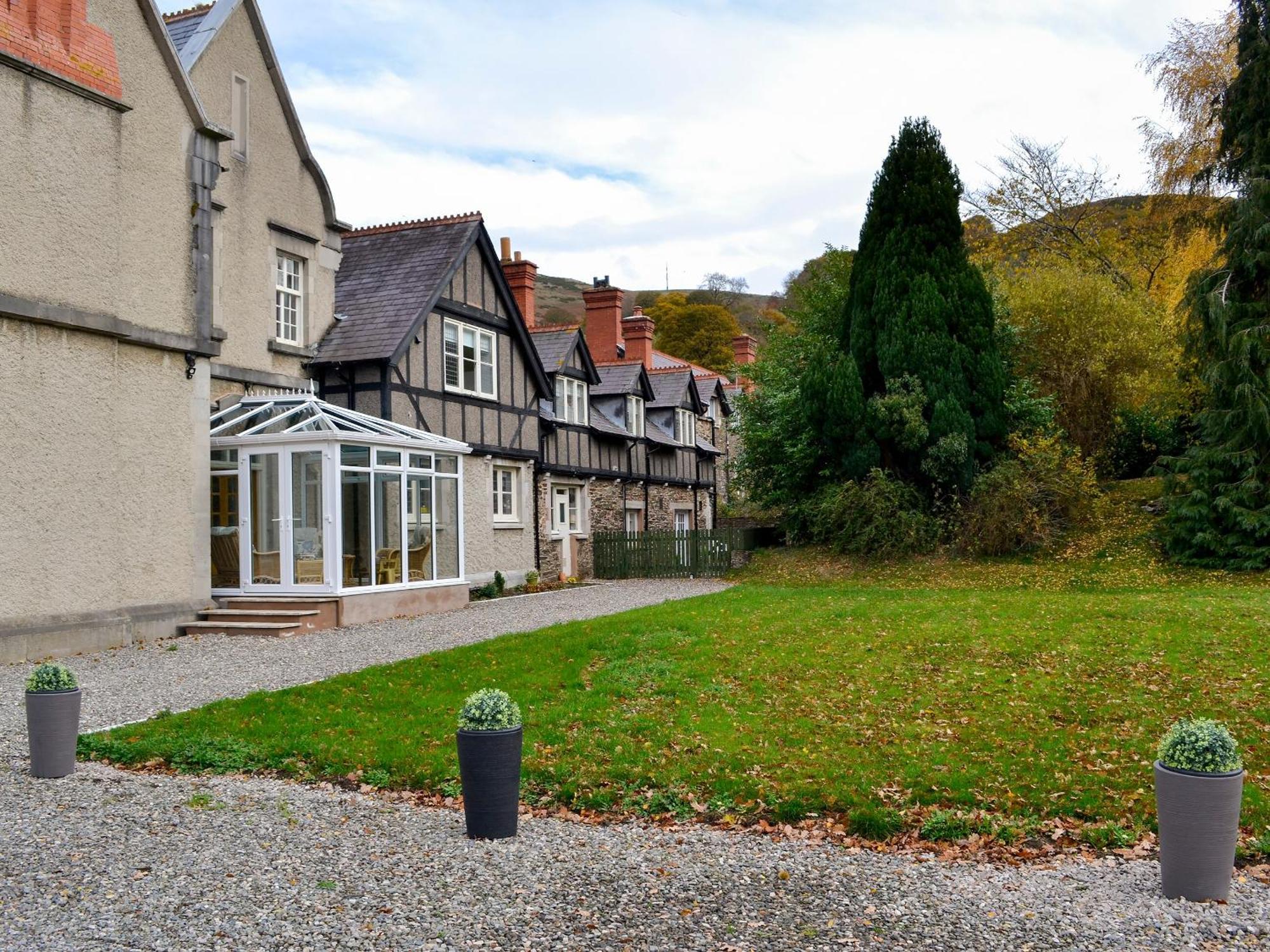 The East Wing At Grove Hall Bodfari Екстериор снимка